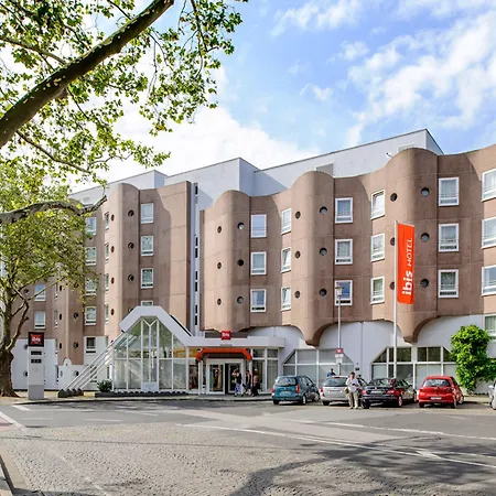 Hotel Ibis Hauptbahnhof 3*