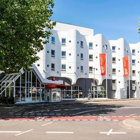 Ibis Hauptbahnhof Hotel 3*