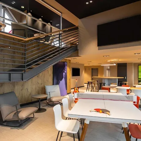 Ibis Hauptbahnhof Hotel 3*