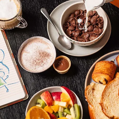 Ibis Hauptbahnhof מלון 3*
