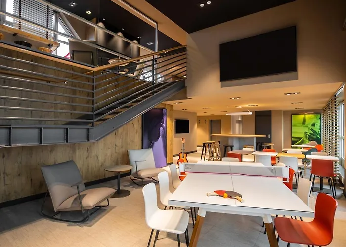 Ibis Hauptbahnhof Hotel 3*